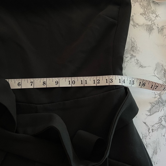 Banana Republic Black One Shoulder Wide Legs Cropped Jumper Romper Size 2 - Picture 10 of 14